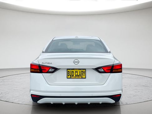 Used 2025 Nissan Altima 2.5 SV FWD image 4