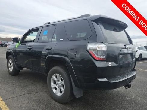 Used 2022 Toyota 4Runner SR5 Premium w/ Moonroof Package image 2