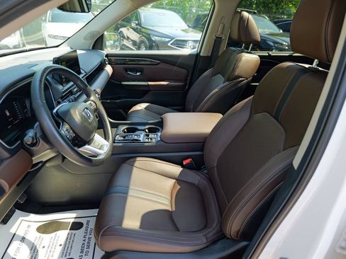 Used 2025 Honda Pilot Elite image 22