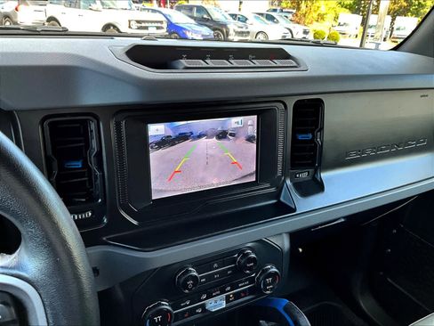 Used 2023 Ford Bronco Black Diamond w/ Sasquatch Package image 19