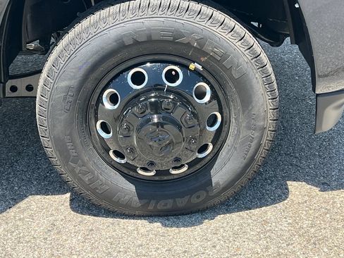 New 2026 RAM 3500 Laramie AWD/4WD image 15