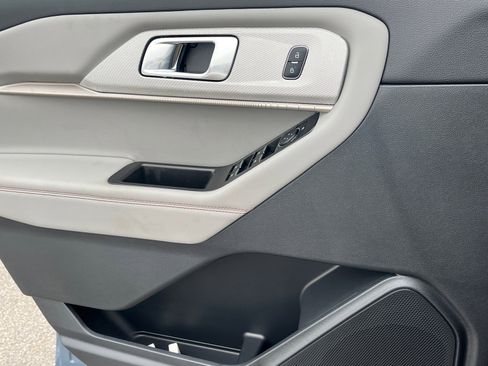 New 2026 Ford Explorer Active w/ Active Comfort Package image 16