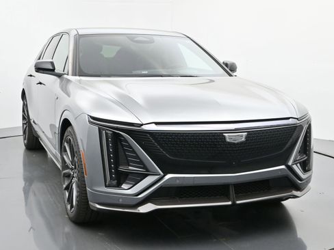 New 2026 Cadillac Lyriq V image 8