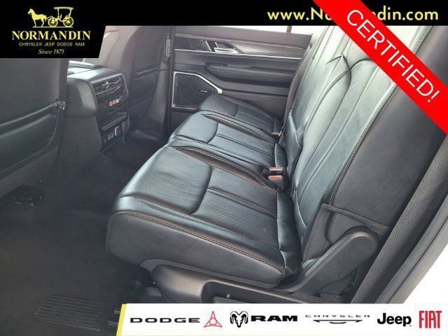 Certified 2024 Jeep Wagoneer Series II w/ Flexible Seating Group RWD image 17