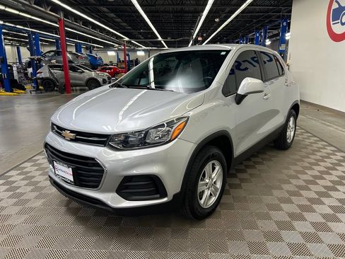 Used 2021 Chevrolet Trax LS w/ Tint and Cruise Package FWD image 7