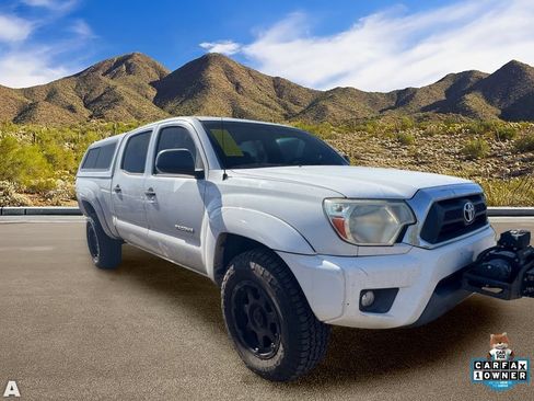 Used 2014 Toyota Tacoma 4x4 Double Cab w/ SR5 Package image 5