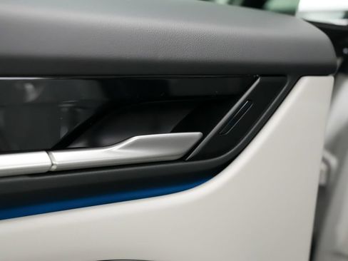 New 2026 Porsche Macan 4 Electric AWD/4WD image 16