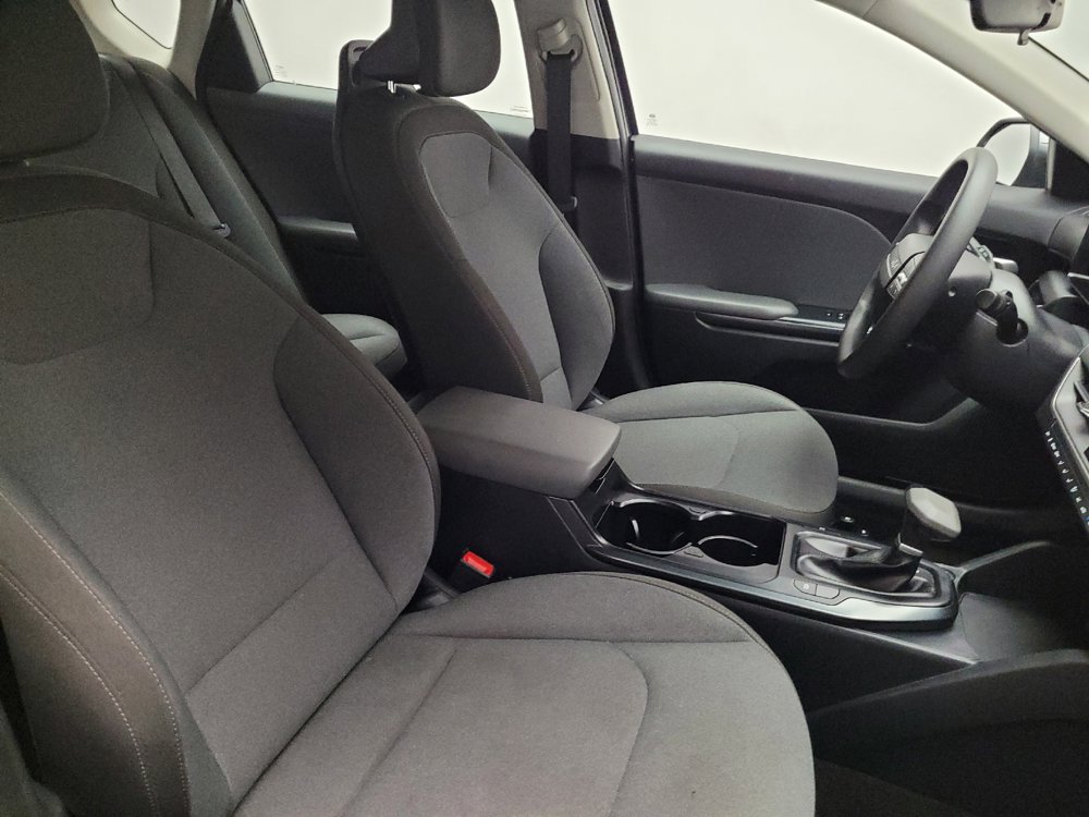 Used 2025 Kia K4 FWD image 21