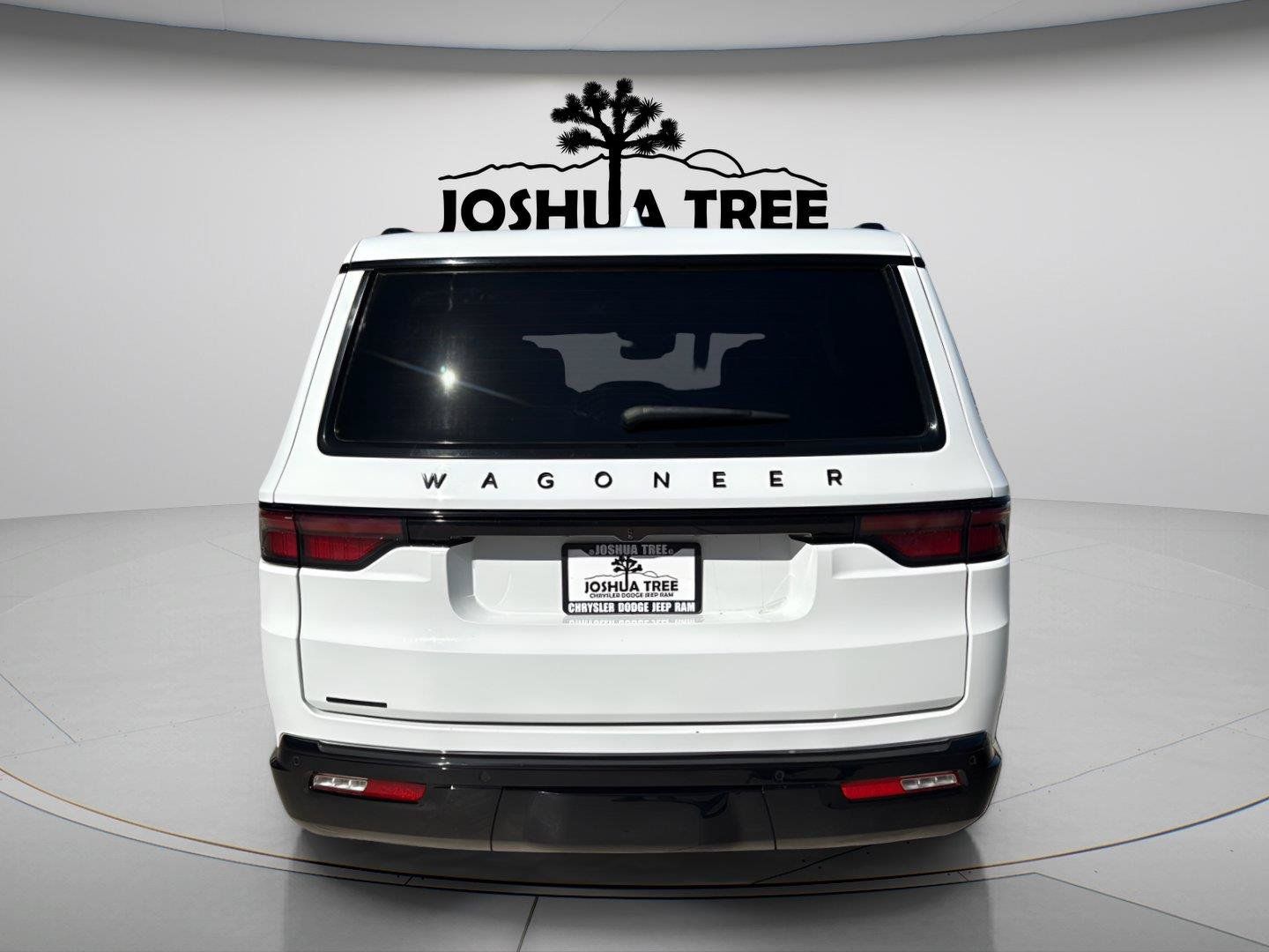 Used 2023 Jeep Wagoneer Series II AWD/4WD image 6