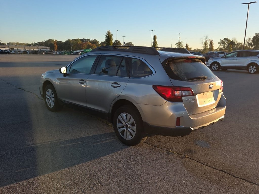 Used 2017 Subaru Outback 2.5i AWD/4WD image 2