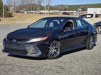 Used 2022 Toyota Camry XLE video 2