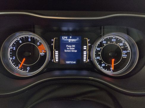 Used 2020 Jeep Cherokee Latitude Plus w/ Cold Weather Group AWD/4WD image 23