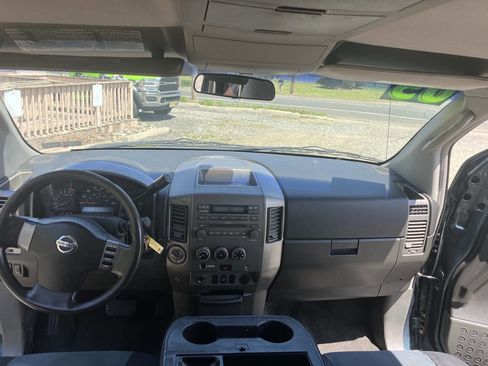Used 2005 Nissan Titan XE AWD/4WD image 25