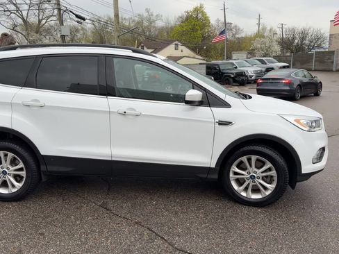 Used 2019 Ford Escape SEL AWD/4WD image 12