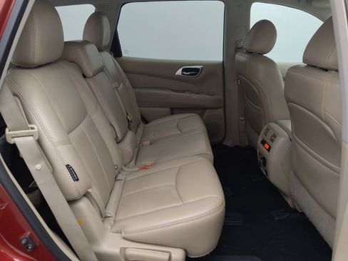 Used 2020 Nissan Pathfinder SL w/ Cargo Package FWD image 19