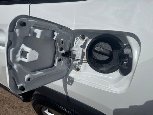 Used 2025 Toyota RAV4 XLE AWD/4WD image 12