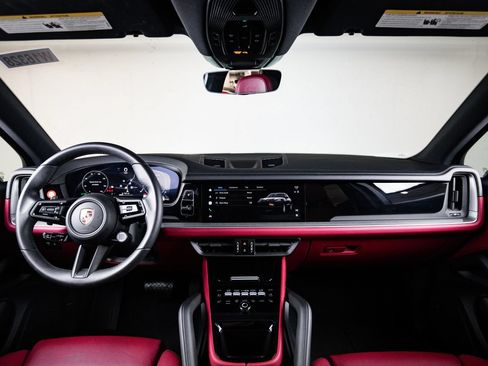 Certified 2026 Porsche Cayenne AWD/4WD image 25