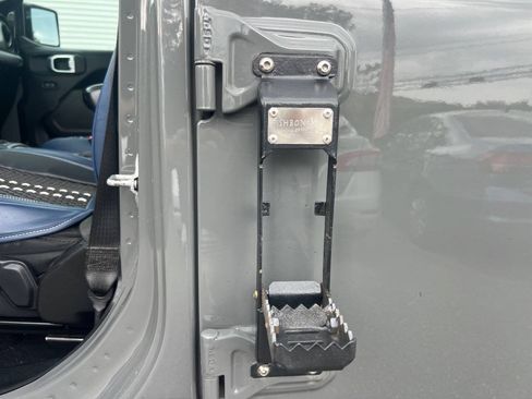 Used 2021 Jeep Gladiator Sport AWD/4WD image 31