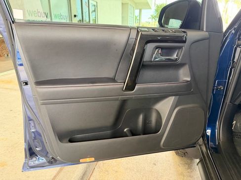 Used 2023 Toyota 4Runner TRD Off-Road Premium w/ Moonroof Package AWD/4WD image 40