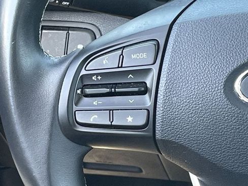 Used 2024 Hyundai Venue SEL FWD image 12