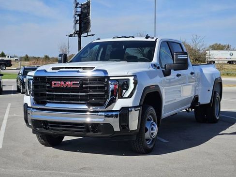 New 2026 GMC Sierra 3500 Pro image 2