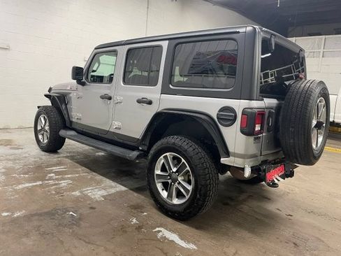 Used 2019 Jeep Wrangler Unlimited Sahara AWD/4WD image 8