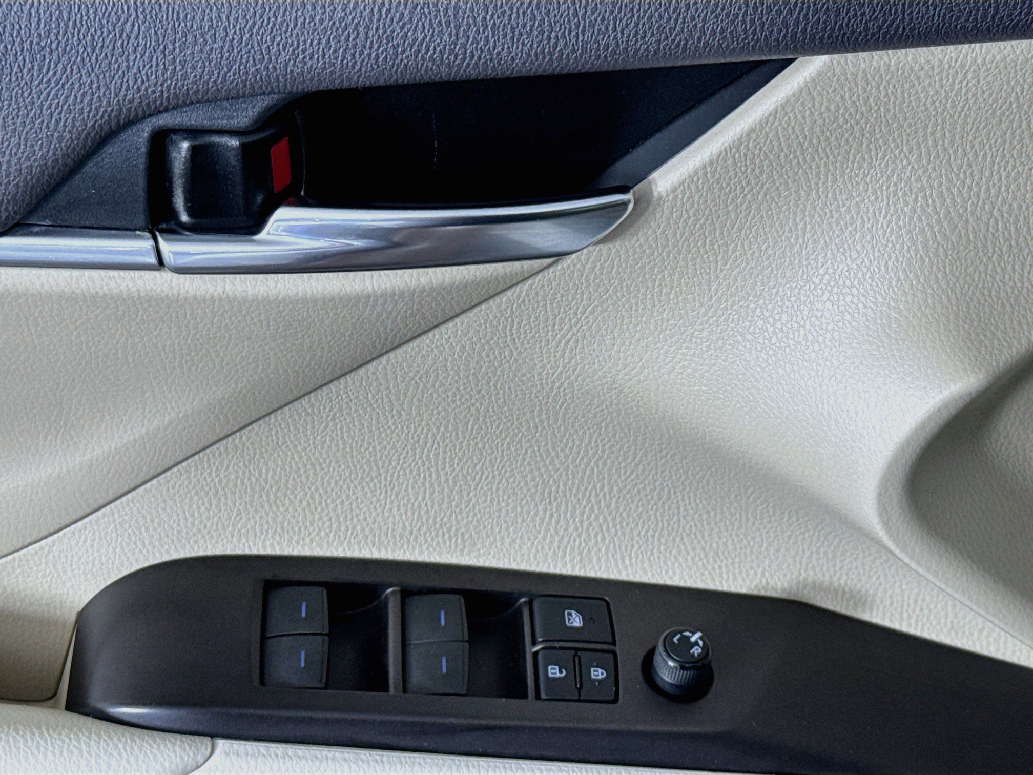Used 2021 Toyota Camry LE FWD image 21