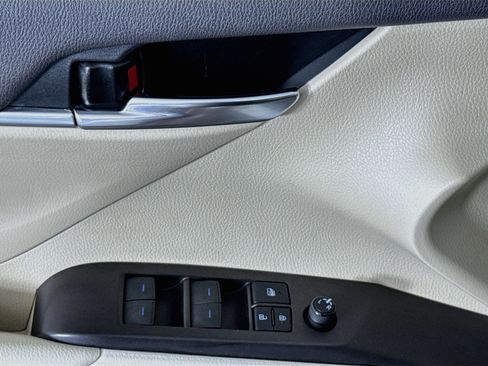 Used 2021 Toyota Camry LE FWD image 21