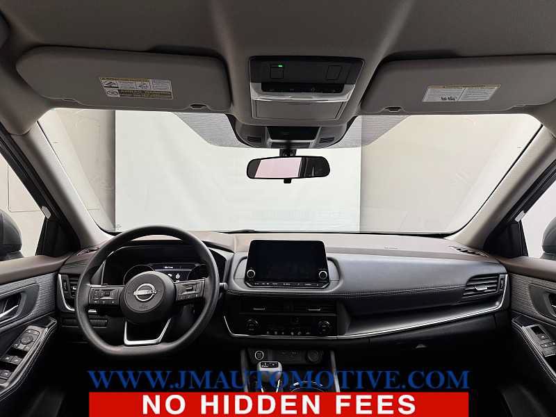 Used 2023 Nissan Rogue SV AWD/4WD image 11
