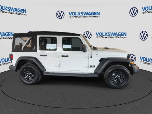 Used 2023 Jeep Wrangler Unlimited Sport AWD/4WD image 9