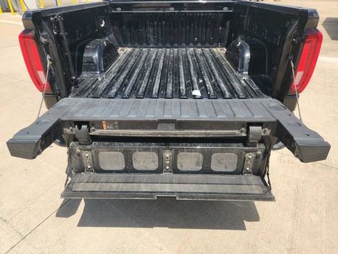 Used 2025 GMC Sierra 1500 SLT AWD/4WD image 32