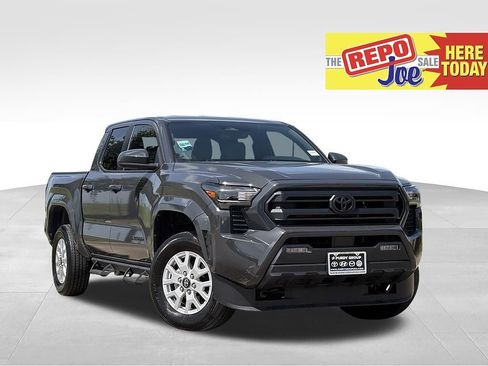 Used 2025 Toyota Tacoma SR5 AWD/4WD image 1