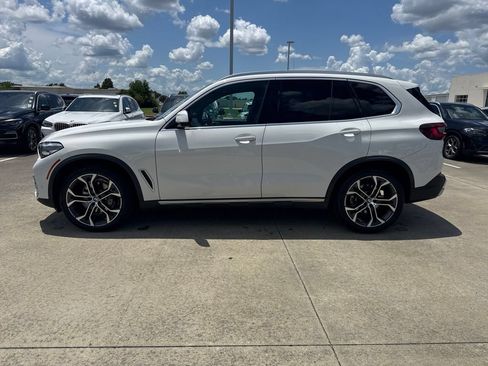 Used 2023 BMW X5 sDrive40i w/ Premium Package RWD image 2