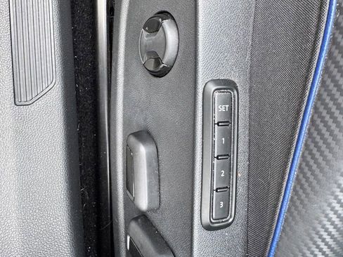 Used 2023 Volkswagen Golf R AWD/4WD image 18