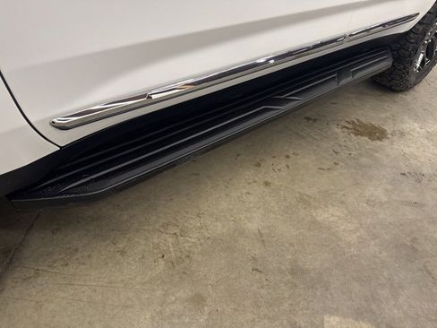 Used 2021 GMC Yukon SLT image 22