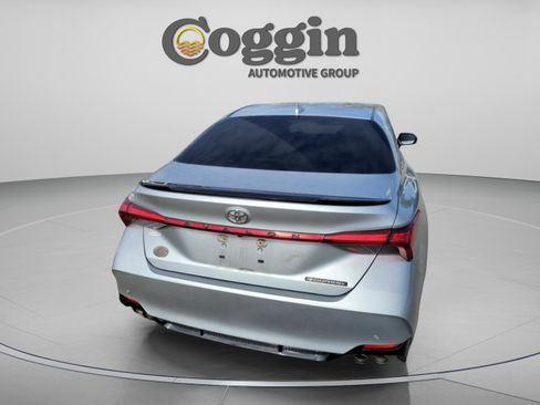 Used 2022 Toyota Avalon Touring image 5