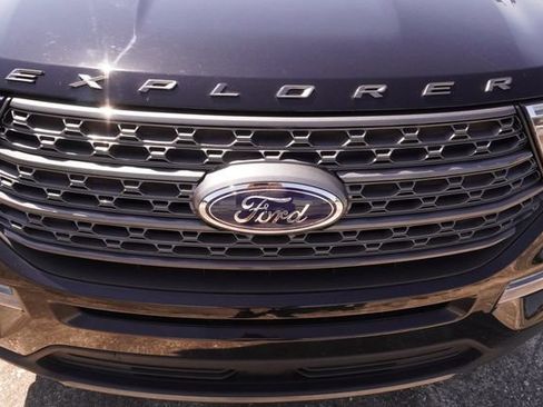 Used 2023 Ford Explorer XLT w/ Equipment Group 202A RWD image 41