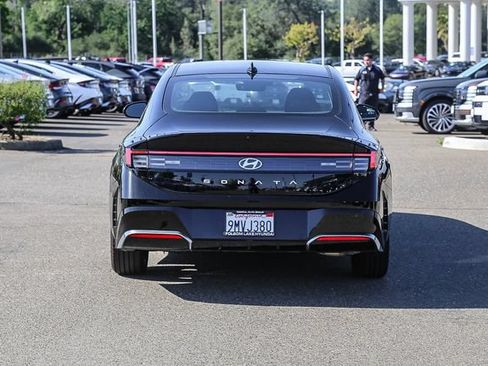 Used 2024 Hyundai Sonata SEL FWD image 4