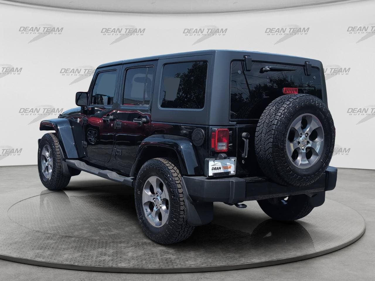 Used 2017 Jeep Wrangler Unlimited Sahara w/ Connectivity Group AWD/4WD image 5
