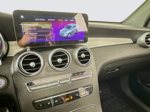 Used 2022 Mercedes-Benz GLC 300 4MATIC Coupe image 19