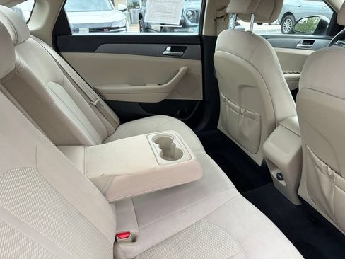 Used 2016 Hyundai Sonata SE FWD image 12