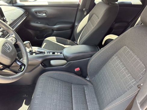Certified 2025 Honda HR-V Sport image 13