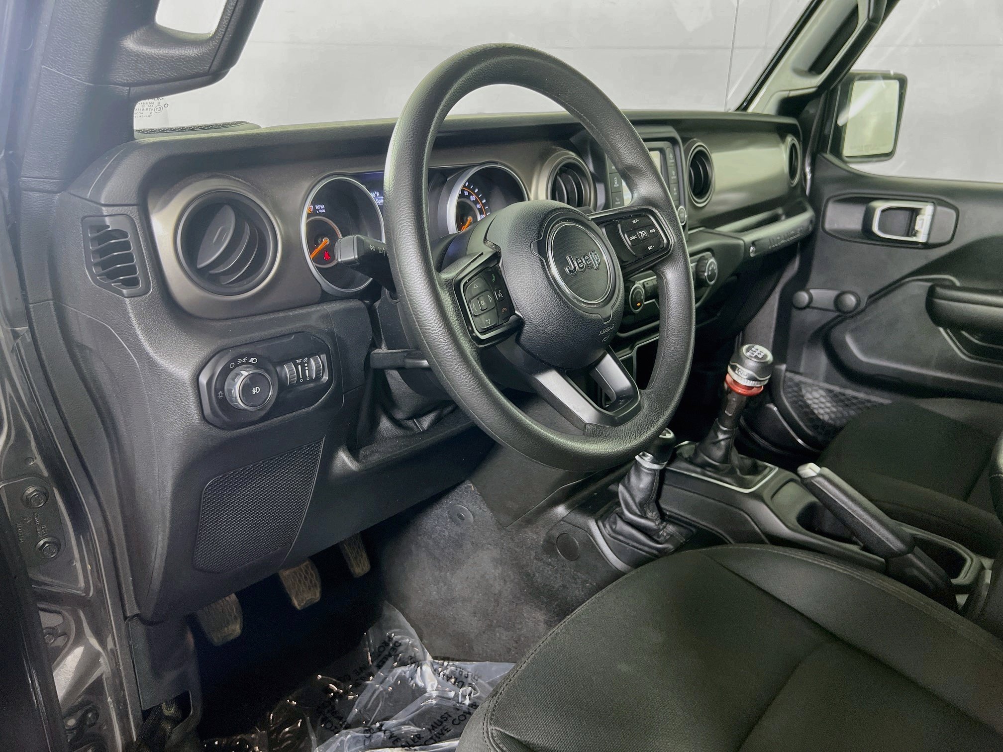 Used 2018 Jeep Wrangler Unlimited Sport AWD/4WD image 9