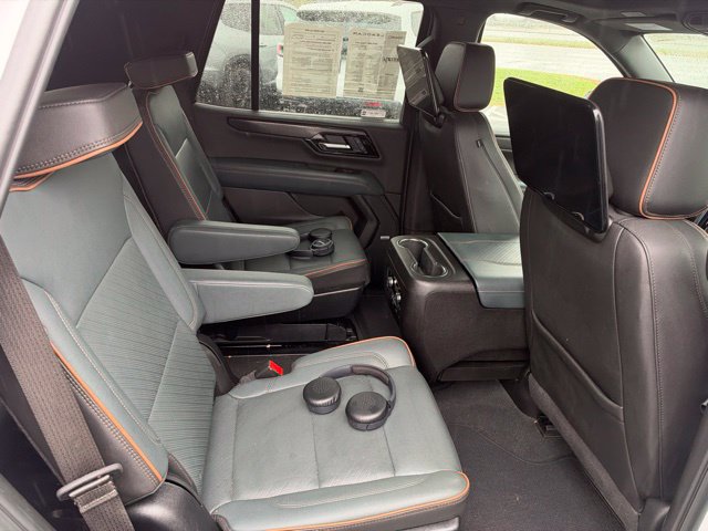 Used 2025 GMC Yukon AT4 w/ AT4 Premium Plus Package AWD/4WD image 16
