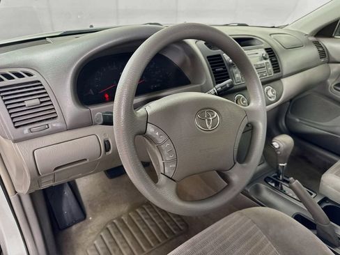 Used 2005 Toyota Camry FWD image 10