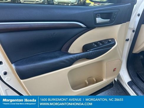 Used 2015 Toyota Highlander Limited Platinum AWD/4WD image 13