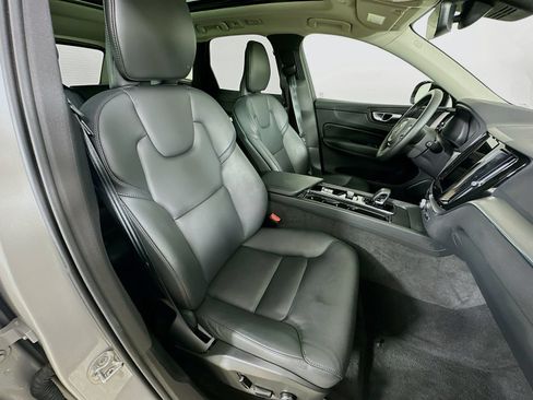Used 2025 Volvo XC60 B5 Core AWD/4WD image 45