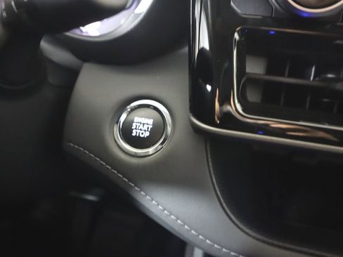 Used 2023 Toyota Highlander XLE image 15