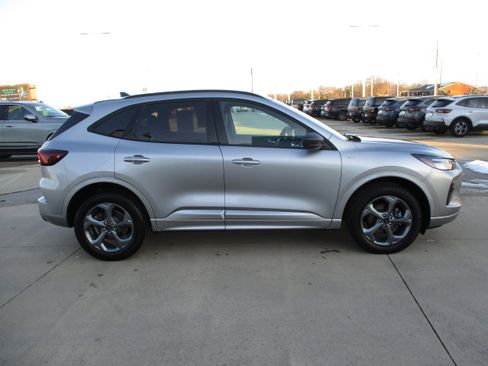 Used 2023 Ford Escape ST-Line w/ Tech Pack #1 image 8