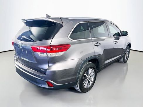 Used 2019 Toyota Highlander XLE FWD image 8
